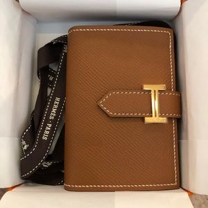 Sold Rare and Brand new Hermès Béarn card holder